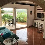 Tranquil House Perfect For Vacations *