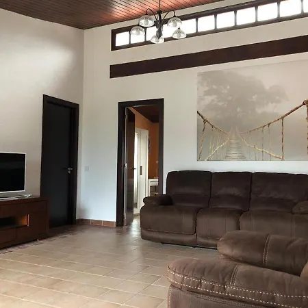 Будинок відпочинку Tranquil House Perfect For Vacations Платжа-д'Ару